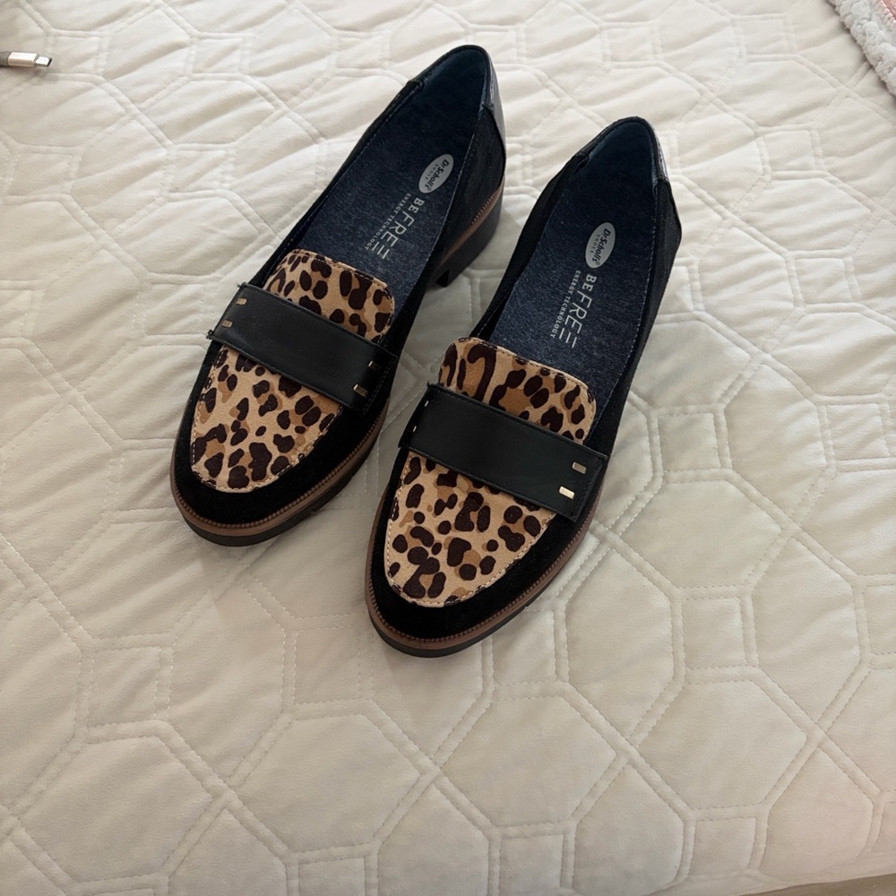 Dr. Scholl's Black and Leopard Pattern Loafers